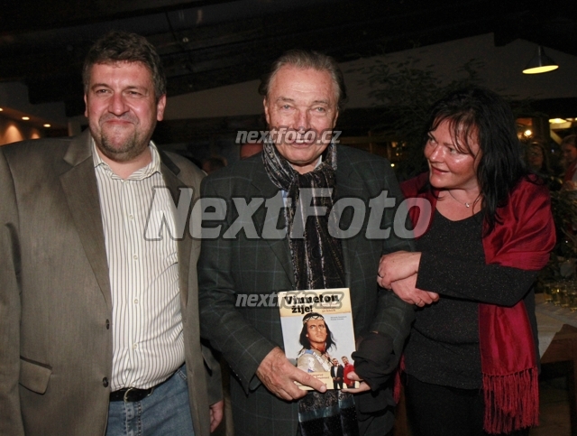 7743 Michaela Remesova Karel Gott Roman Schuster