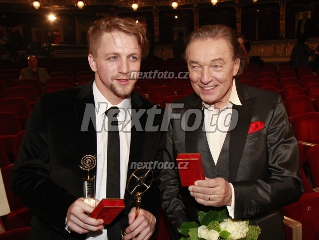 8975 Tomas Klus Karel Gott