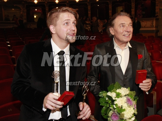 8992 Tomas Klus Karel Gott