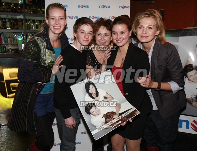 0222 Matyas Valenta Patricie Solarikova Anna Kulovana Michaela Badinkova Ilona Svobodova
