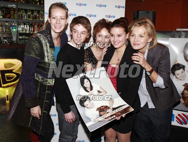 0227 Matyas Valenta Patricie Solarikova Anna Kulovana Michaela Badinkova Ilona Svobodova