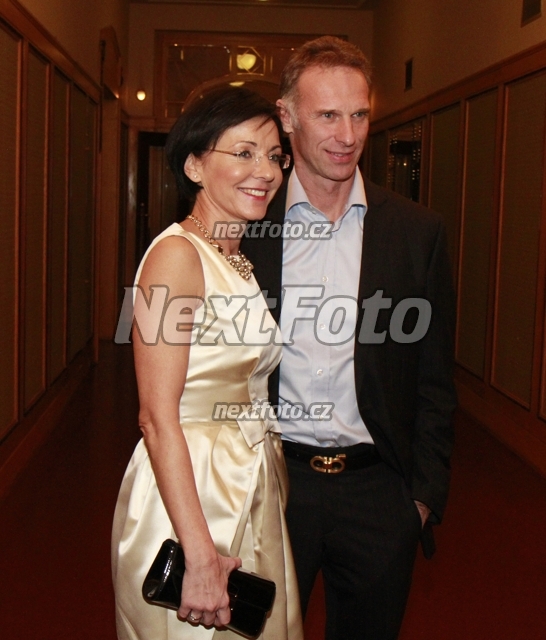 5671 Dominik Hasek Libuse Smuclerova