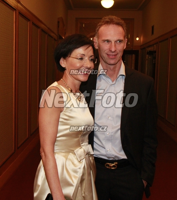 5679 Dominik Hasek Libuse Smuclerova