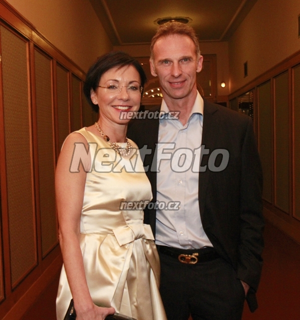 5680 Dominik Hasek Libuse Smuclerova
