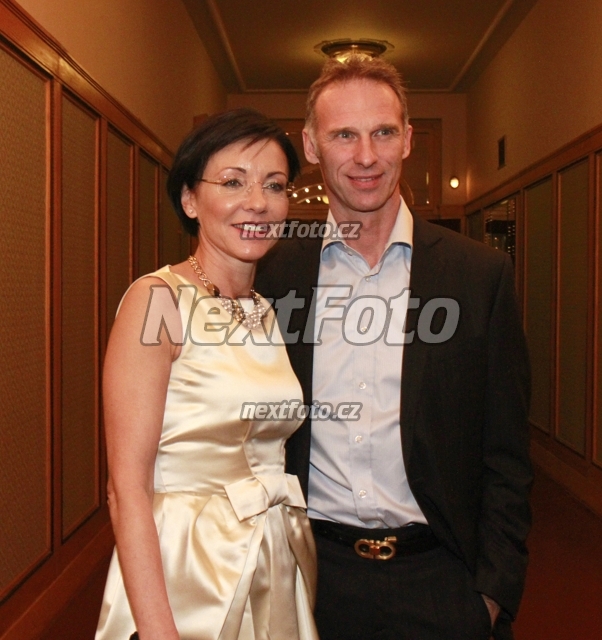 5683 Dominik Hasek Libuse Smuclerova