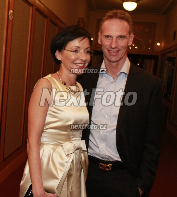 5691 Dominik Hasek Libuse Smuclerova