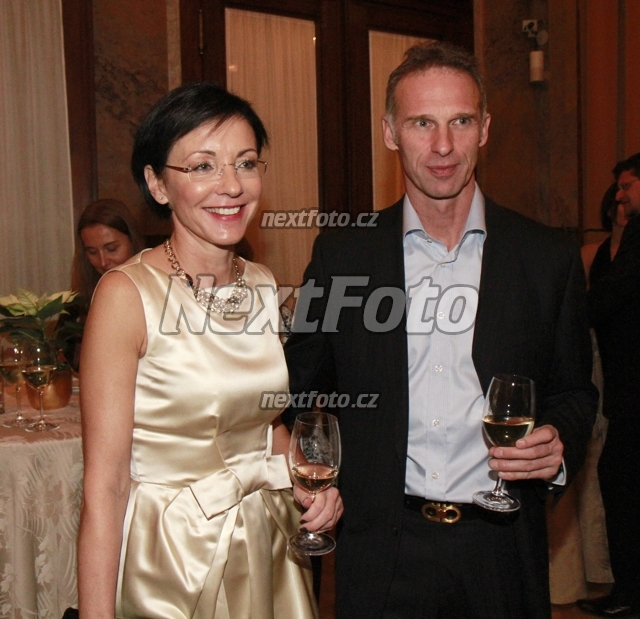 5722 Dominik Hasek Libuse Smuclerova