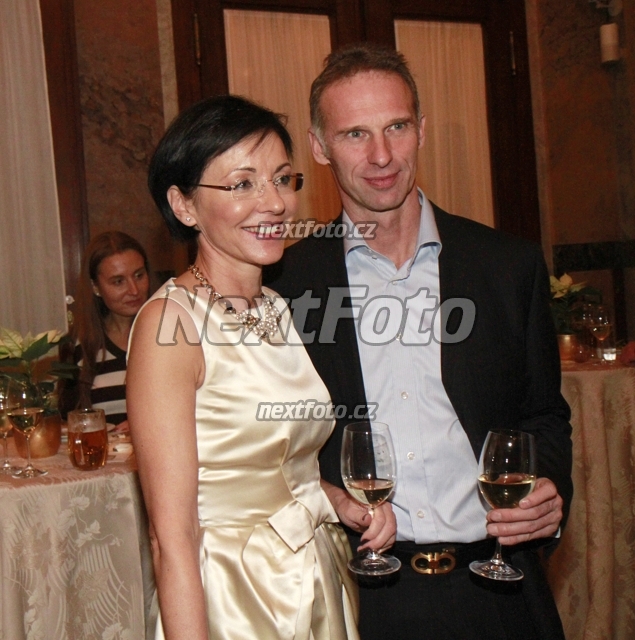 5729 Dominik Hasek Libuse Smuclerova