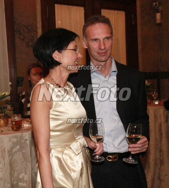5730 Dominik Hasek Libuse Smuclerova