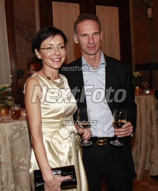 5732 Dominik Hasek Libuse Smuclerova