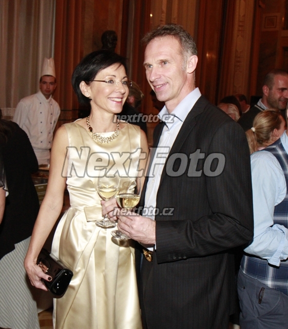 5737 Dominik Hasek Libuse Smuclerova
