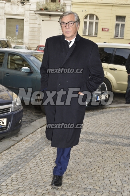 8261 Jiri Bartoska