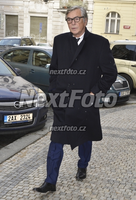 8262 Jiri Bartoska