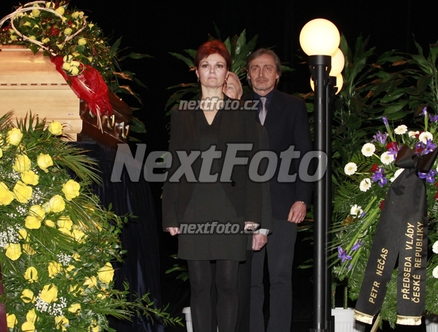 9337 Simona Postlerova Martin Stropnicky