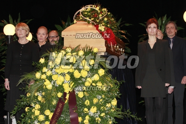 9354 Dagmar Havlova Eliska Balzerova Simona Postlerova Martin Stropnicky