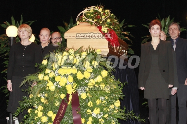 9355 Dagmar Havlova Eliska Balzerova Simona Postlerova Martin Stropnicky