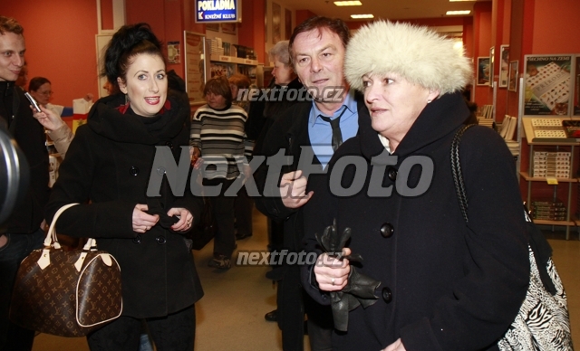 0774 Pavel Travnicek Monika Fialova Valerie Zawadska