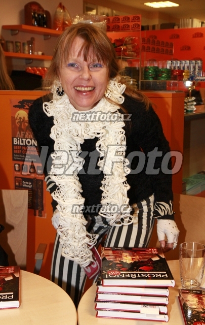 0850 Lenka Holas Korinkova