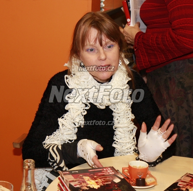 0878 Lenka Holas Korinkova
