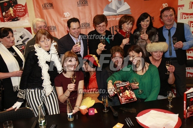0911 Dada Patrasova Lenka Holas Korinkova Jiri Krampol Michaela Dolinova Anife Hassan Vyskocilova Pavel Vitek Marie Formackova Andrea Kalivodova Petra Cernocka Valerie Zawadska Heidi Janku Pavel Travnicek