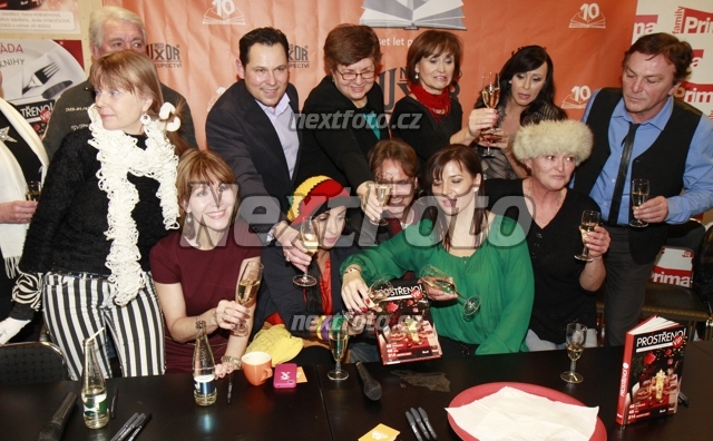 0917 Dada Patrasova Lenka Holas Korinkova Jiri Krampol Michaela Dolinova Anife Hassan Vyskocilova Pavel Vitek Marie Formackova Andrea Kalivodova Petra Cernocka Valerie Zawadska Heidi Janku Pavel Travnicek