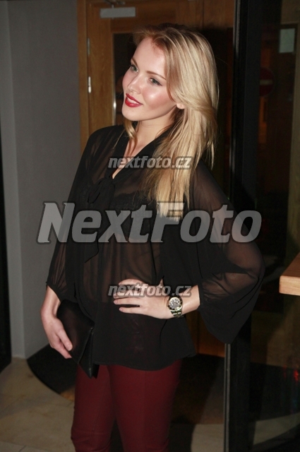 4562 Linda Bartosova