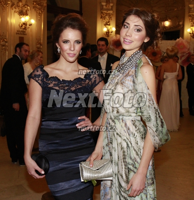 5824 Andrea Kabicka Denisa Domanska