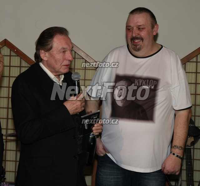 8338 Pavel Vohnout Karel Gott