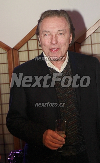 8377 Karel Gott