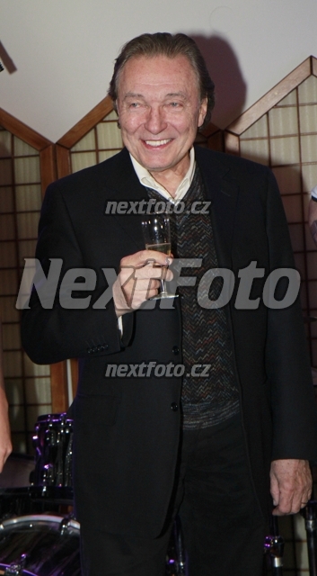 8389 Karel Gott