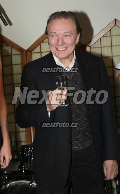 8390 Karel Gott