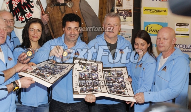 2765 Eva Decastelo Martin Dejdar
