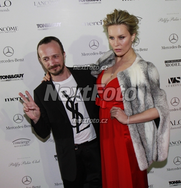 2696 Simona Krainova Mario Seckar