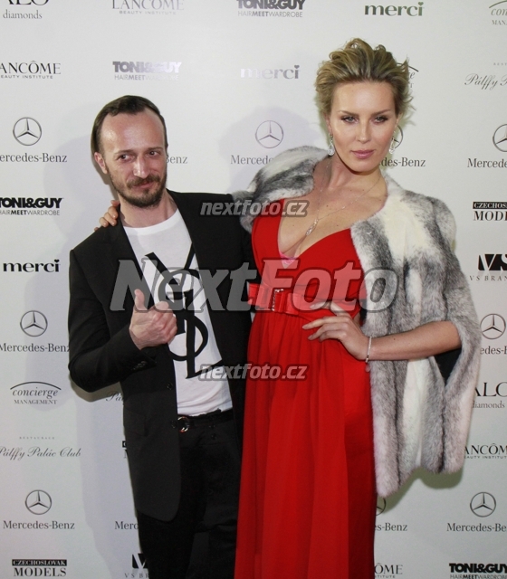 2704 Simona Krainova Mario Seckar