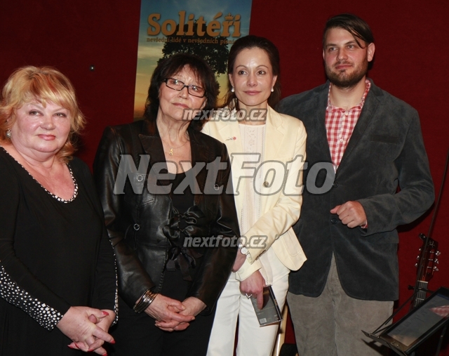 3342 Vera Spinarova Marta Kubisova Petr Svoboda Lucia Gaziova