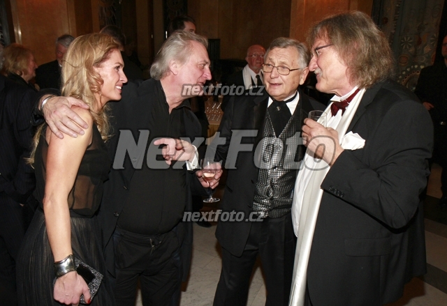6218 Jiri Menzel Borek Sipek Olga Menzelova Lubomir Brabec