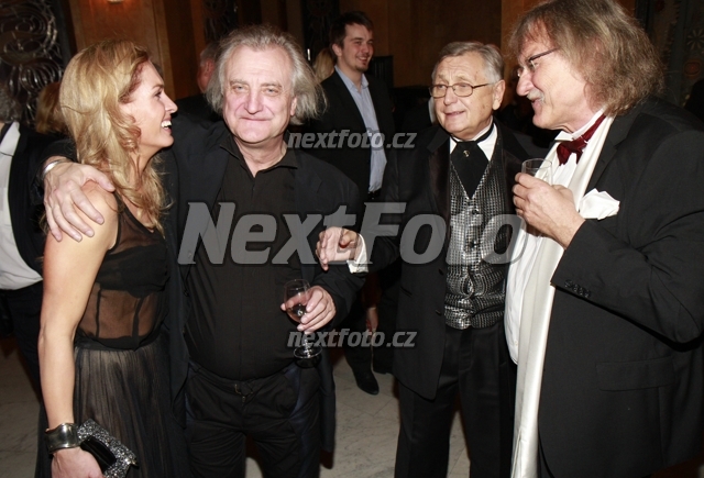 6220 Jiri Menzel Borek Sipek Olga Menzelova Lubomir Brabec