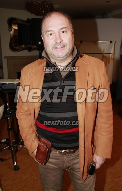 2707 Michal David