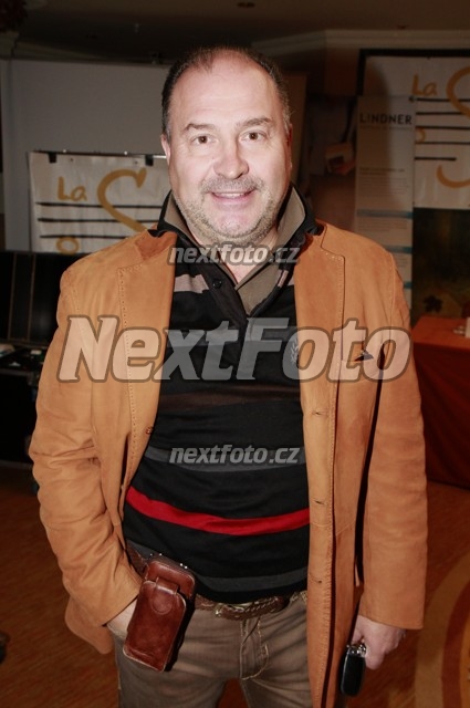 2712 Michal David
