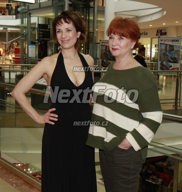 4430 Tereza Kostkova Carmen Mayerova