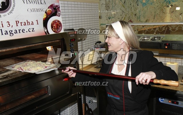 6211 Chantal Poullain