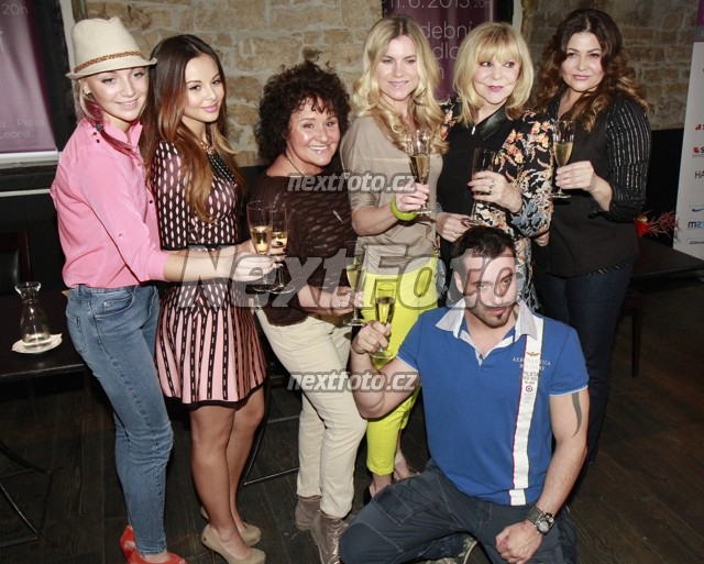 0253 Jitka Zelenkova Vaclav Noid Barta Monika Bagarova Marketa Konvickova Hana Zagorova Ilona Csakova Leona Machalkova