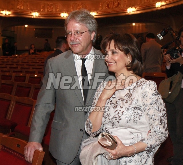 2202 Veronika Freimanova Vladimir Boucek