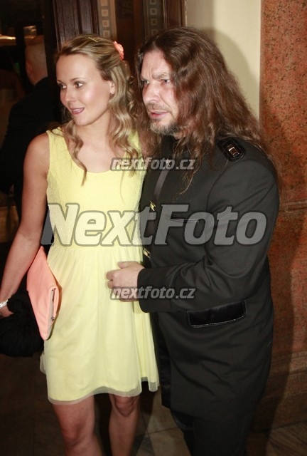2541 Petr Kolar Lenka Chlupacova