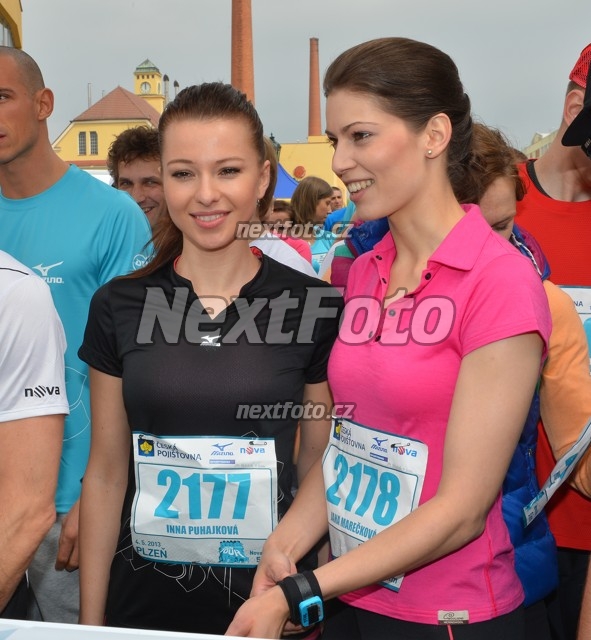 0149 Jana Mareckova Inna Puhajkova
