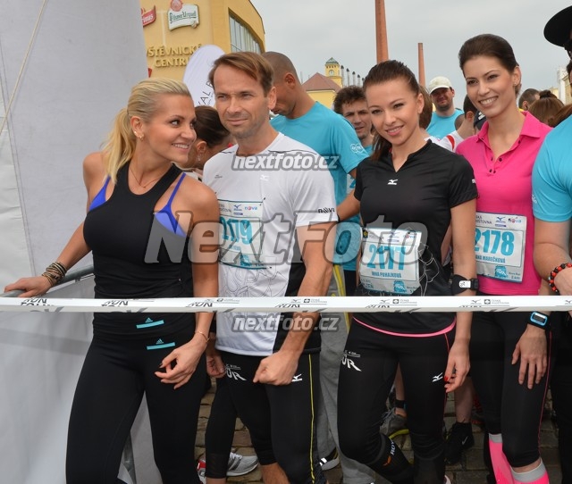 0167 Jana Mareckova Inna Puhajkova Dara Rolins Jan Revai