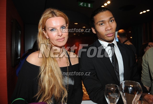 1163 Zuzana Strakova Jones Santos Santana