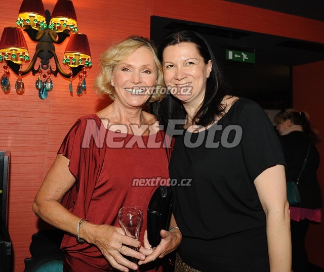 1621 Helena Vondrackova Tatana Kovarikova