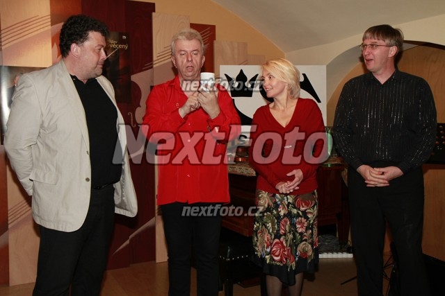 2738 Veronika Zilkova Jaroslav Sveceny Lukas Hurnik