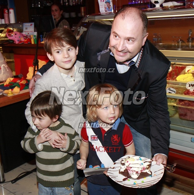 4213 Michal David Sebastian David Filip Antonio